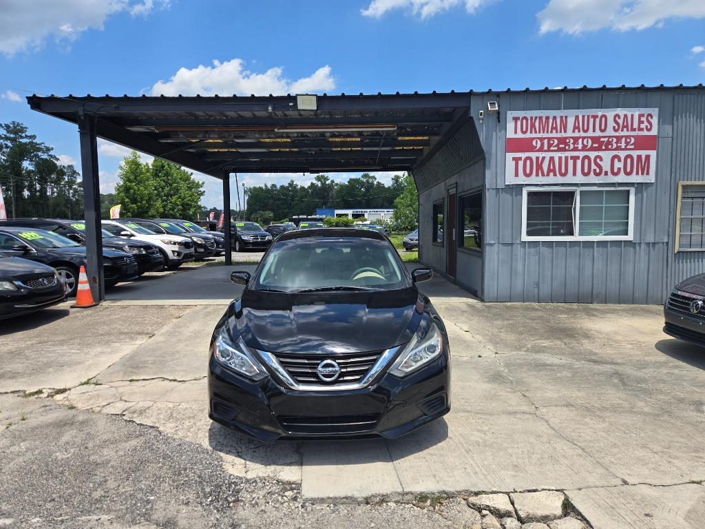 2017 Nissan Altima - $10,995