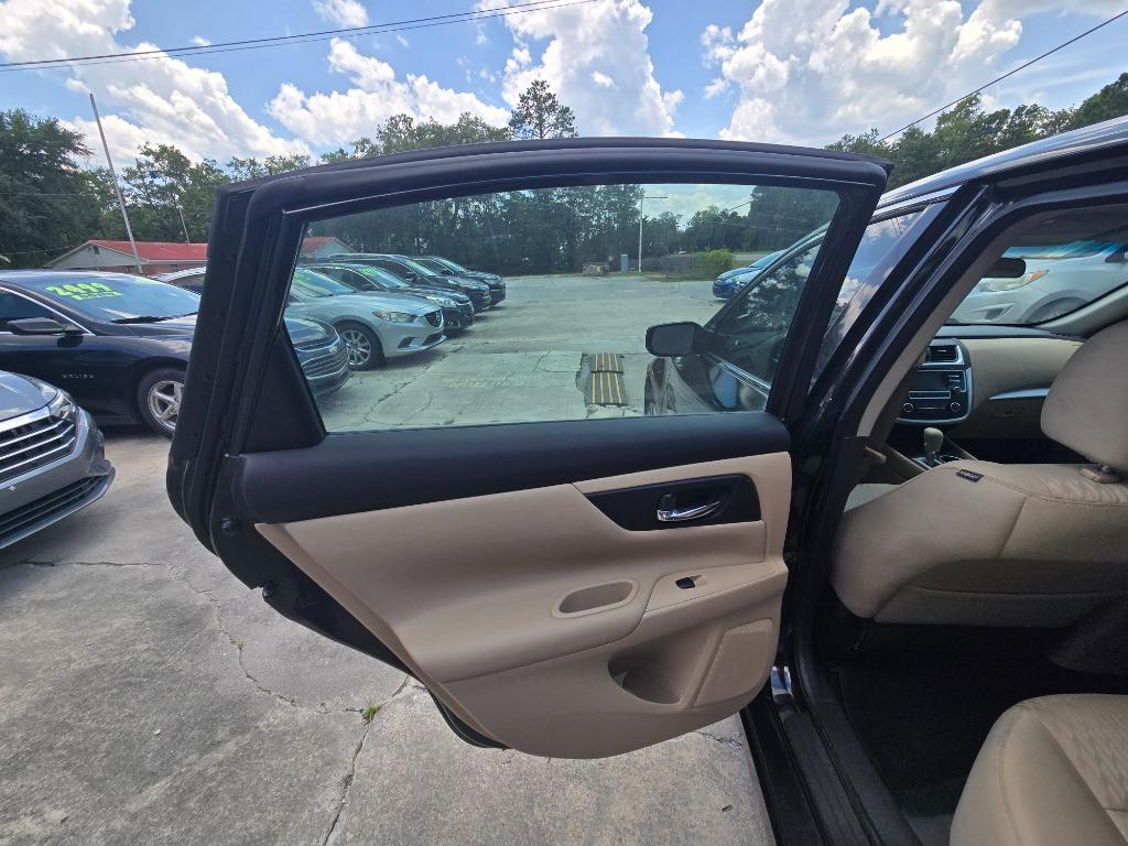 2017 Nissan Altima - $10,995