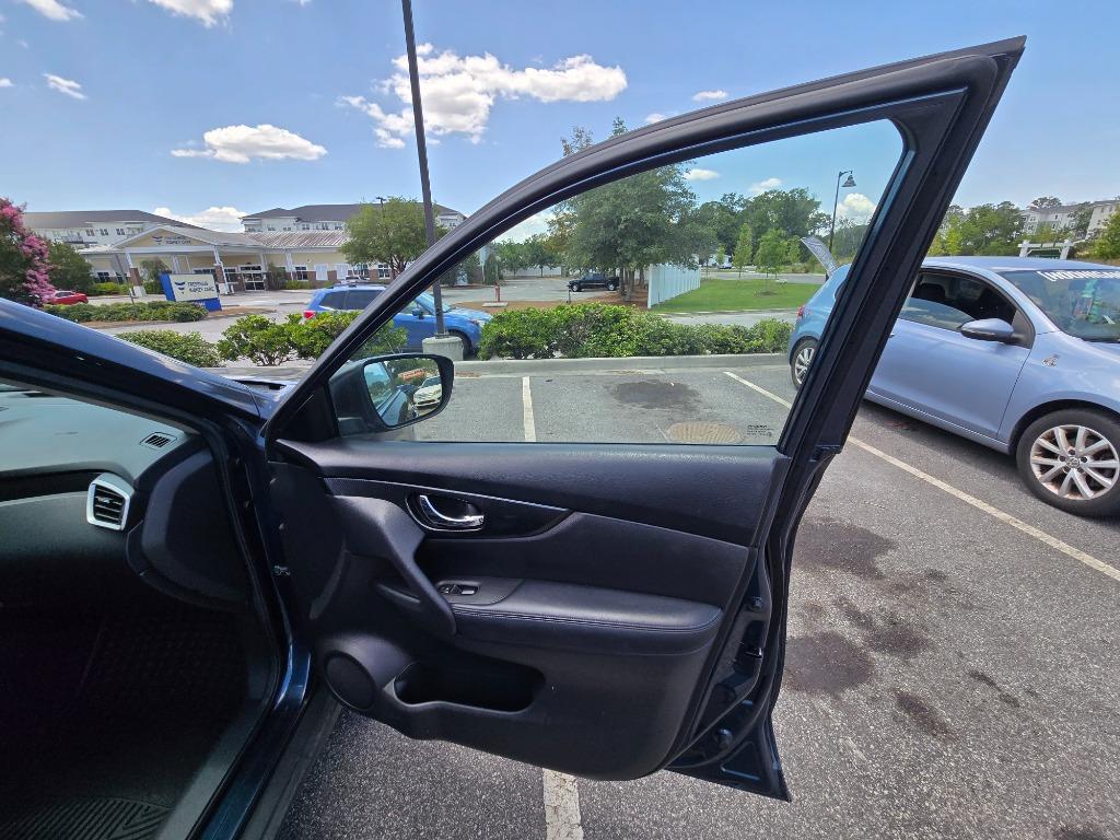 2016 Nissan Rogue - $13,500