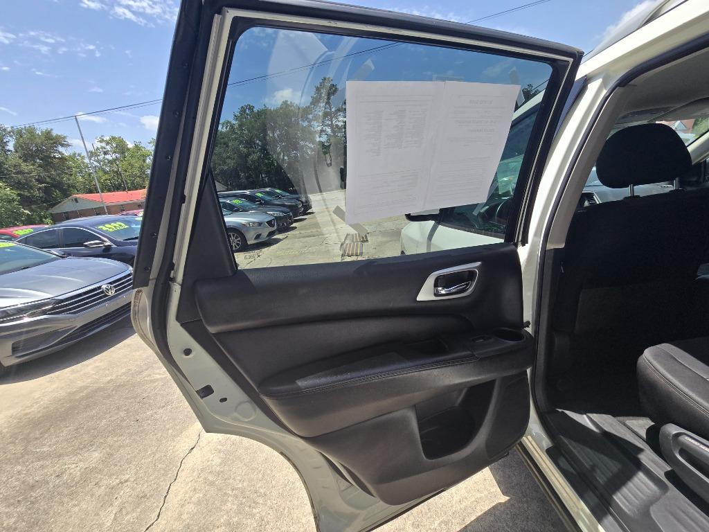 2019 Nissan Pathfinder - $14,995