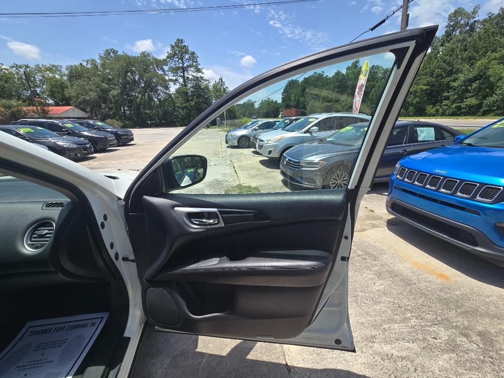 2019 Nissan Pathfinder - $14,995