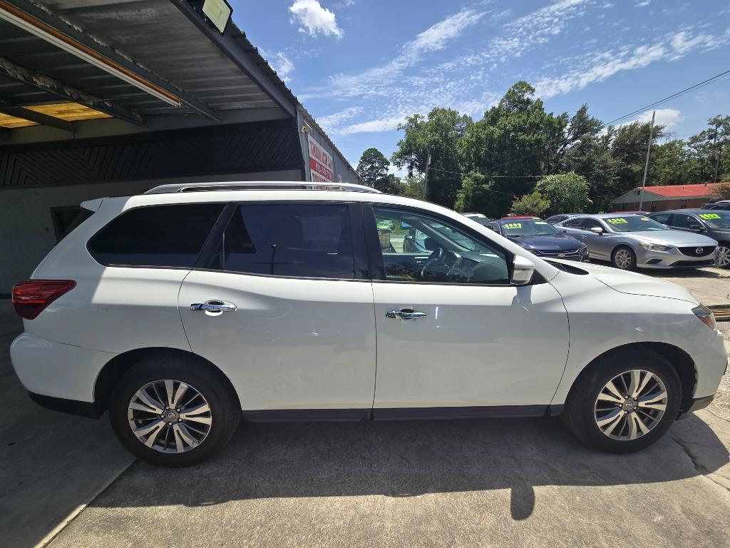2019 Nissan Pathfinder - $14,995