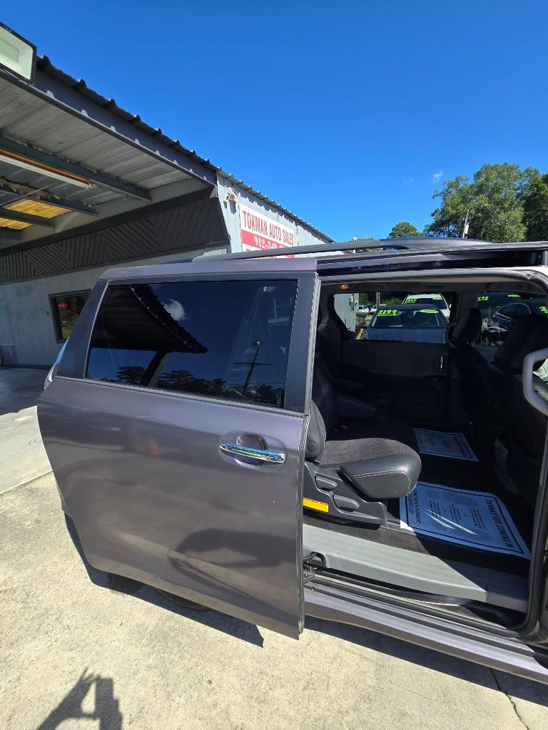 2014 Toyota Sienna - $12,500