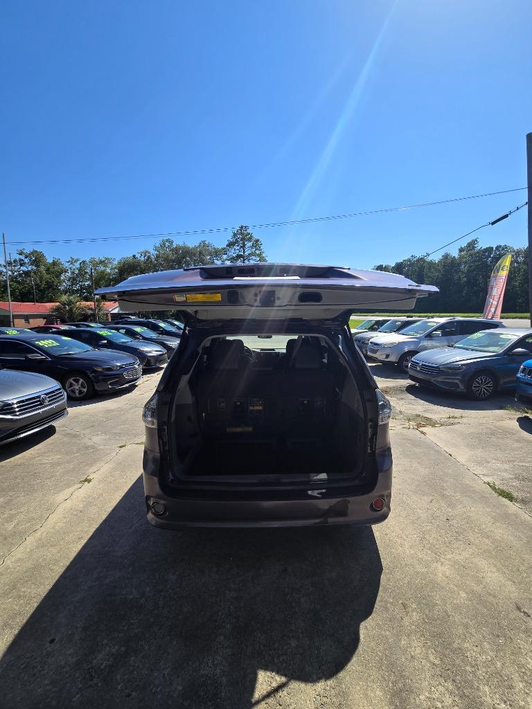 2014 Toyota Sienna - $12,500
