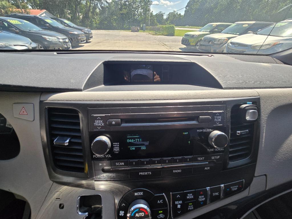 2014 Toyota Sienna - $12,500