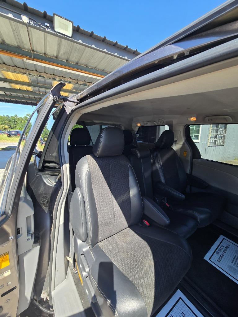 2014 Toyota Sienna - $12,500
