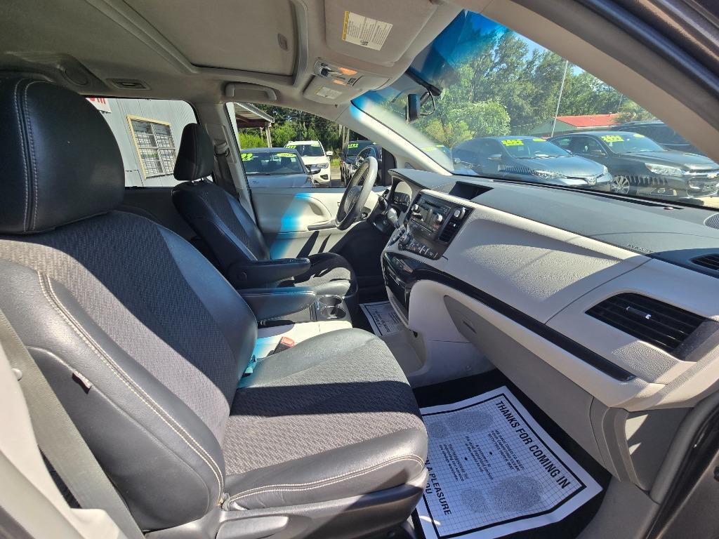 2014 Toyota Sienna - $12,500