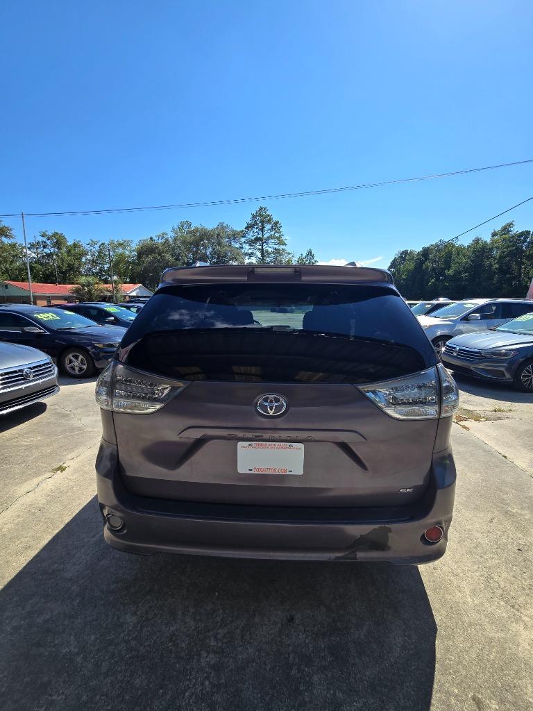 2014 Toyota Sienna - $12,500