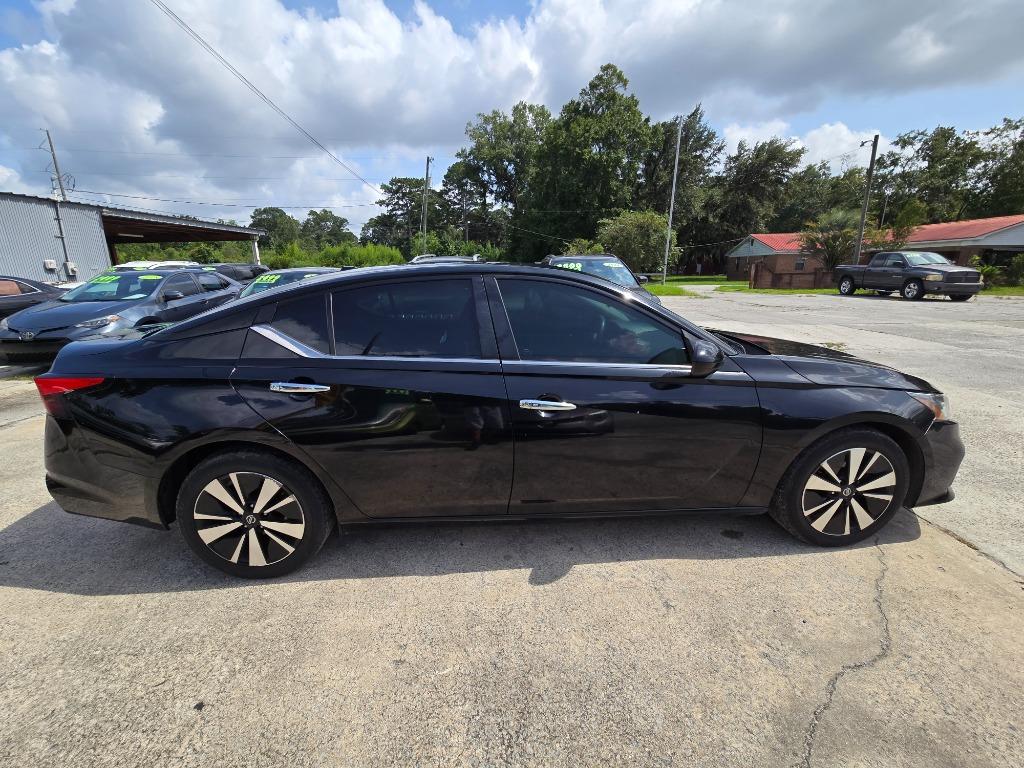 2021 Nissan Altima - $15,900