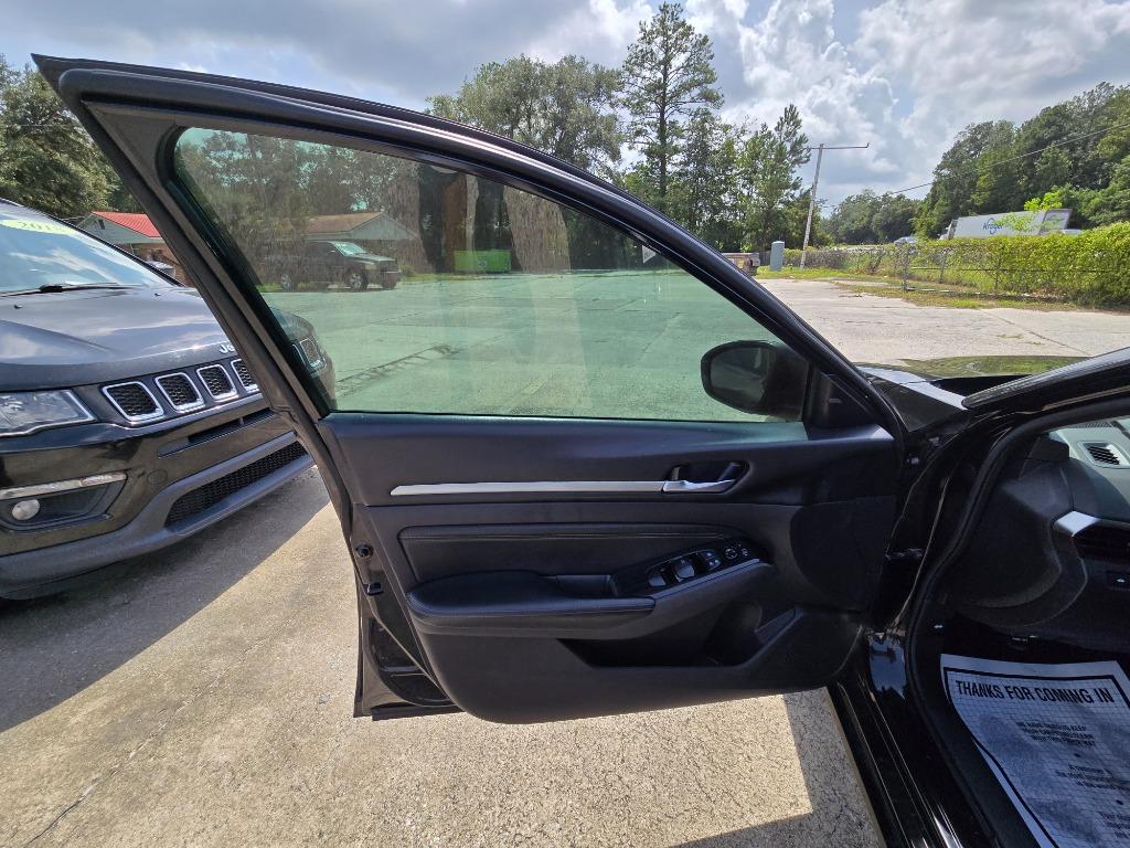 2021 Nissan Altima - $15,900