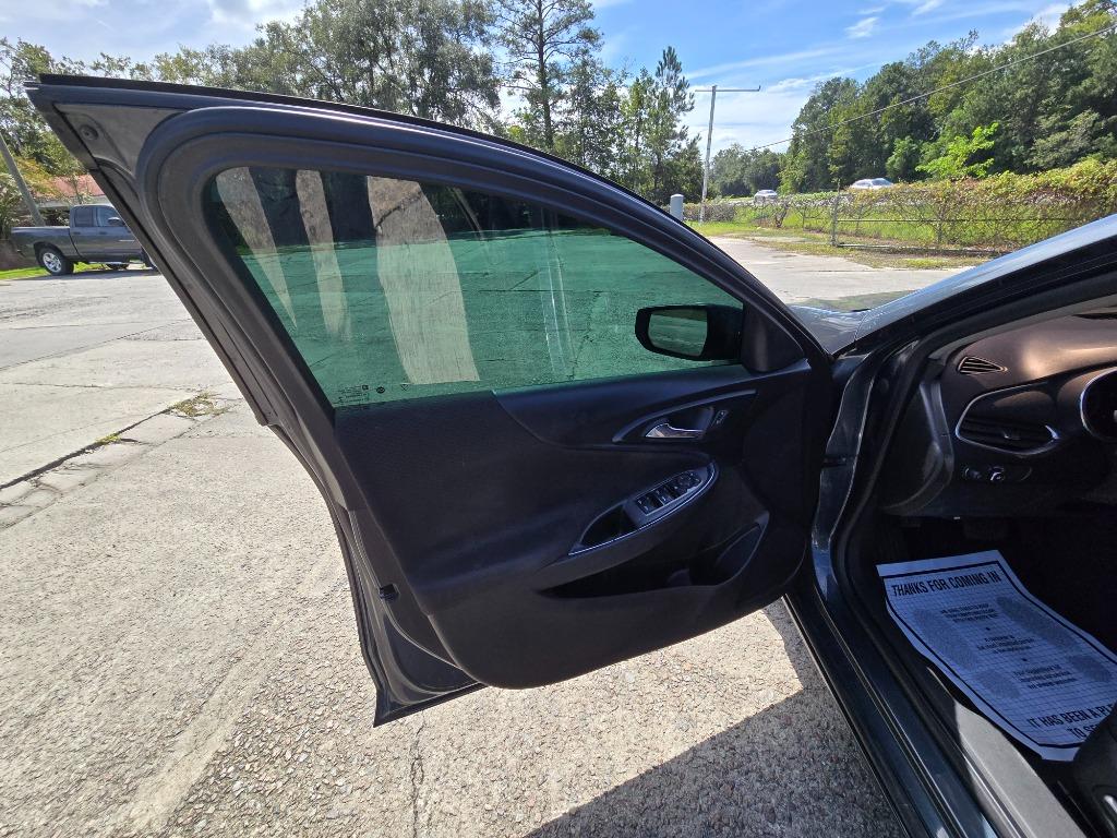 2019 Chevrolet Malibu - $12,995