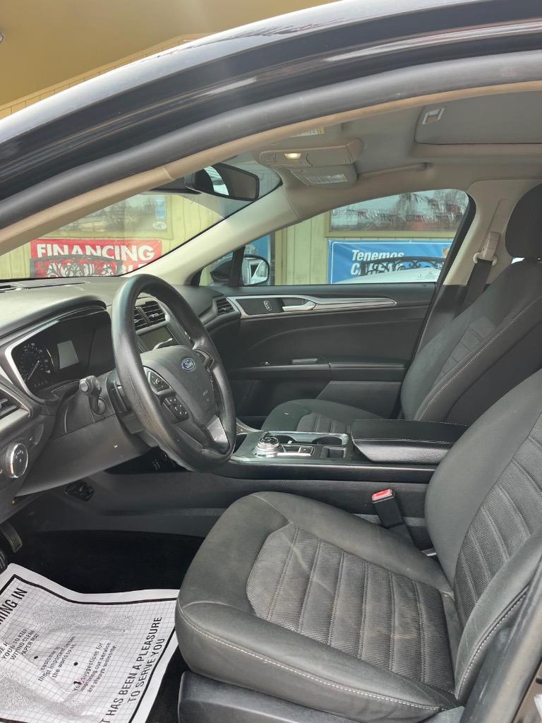 2019 Ford Fusion SE photo