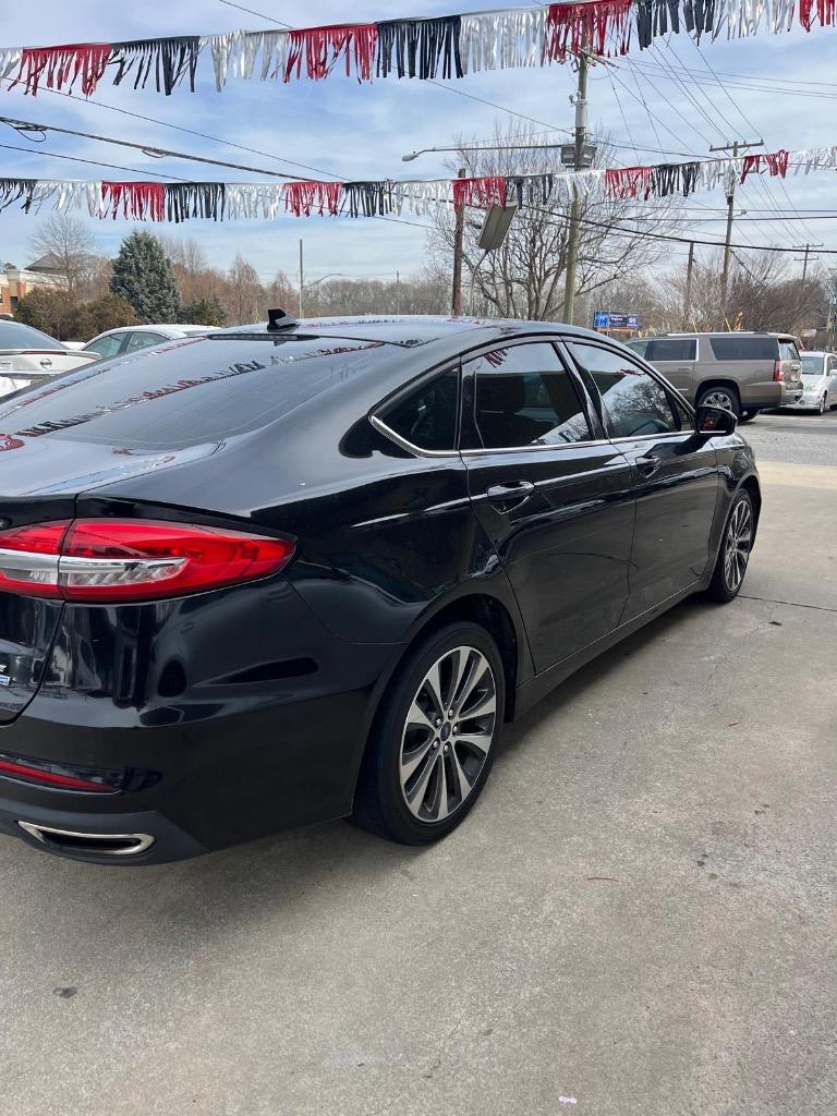 2019 Ford Fusion SE photo