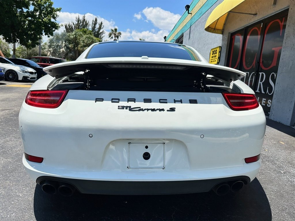 2014 Porsche 911 Carrera 4S photo