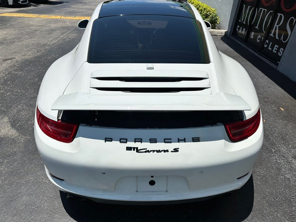 2014 Porsche 911 Carrera 4S photo
