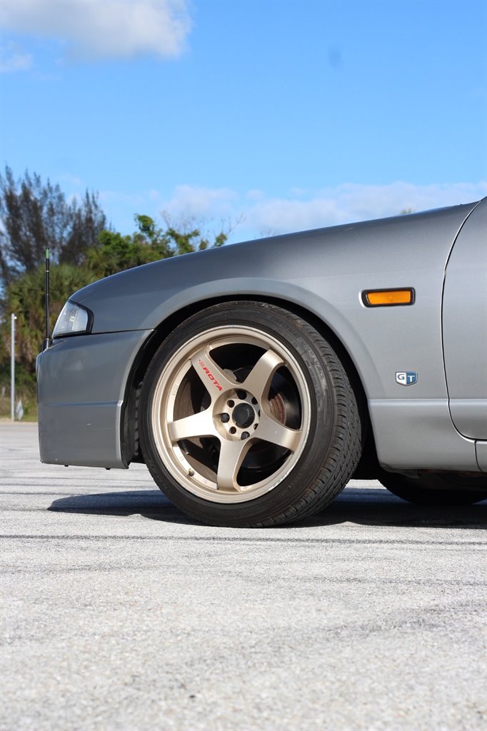 1997 Nissan Skyline R33 - $17,999