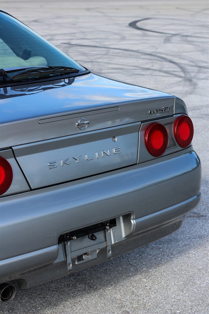 1997 Nissan Skyline R33 - $17,999