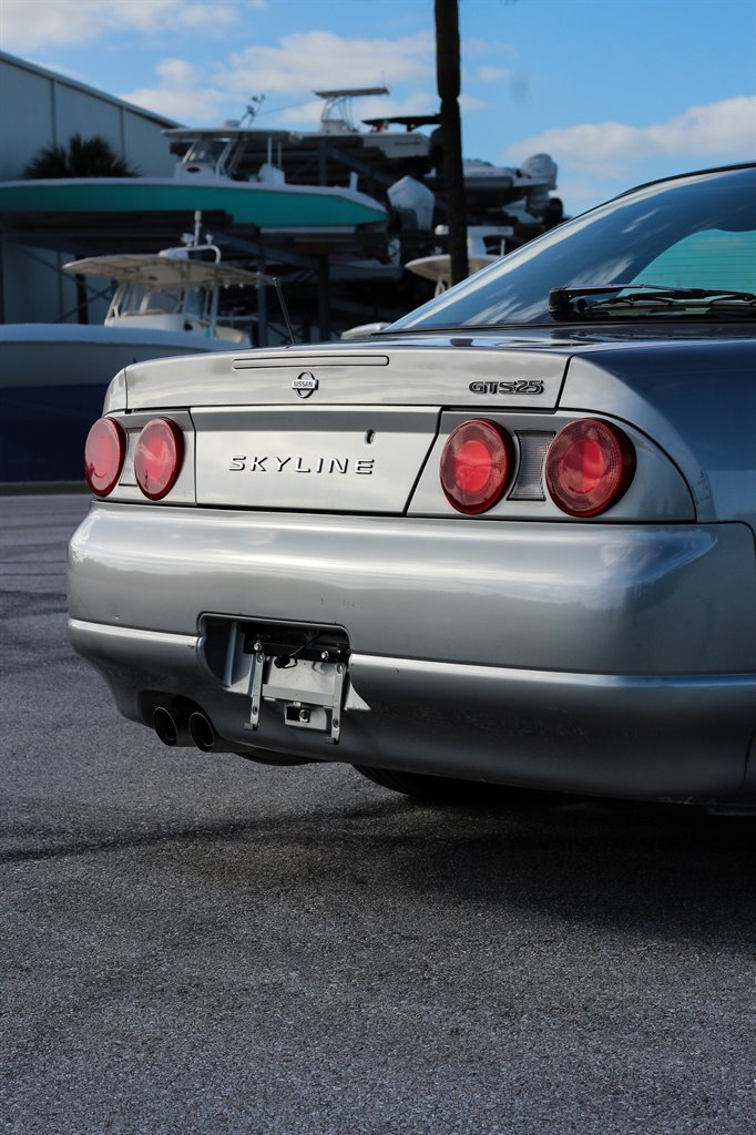 1997 Nissan Skyline R33 - $17,999