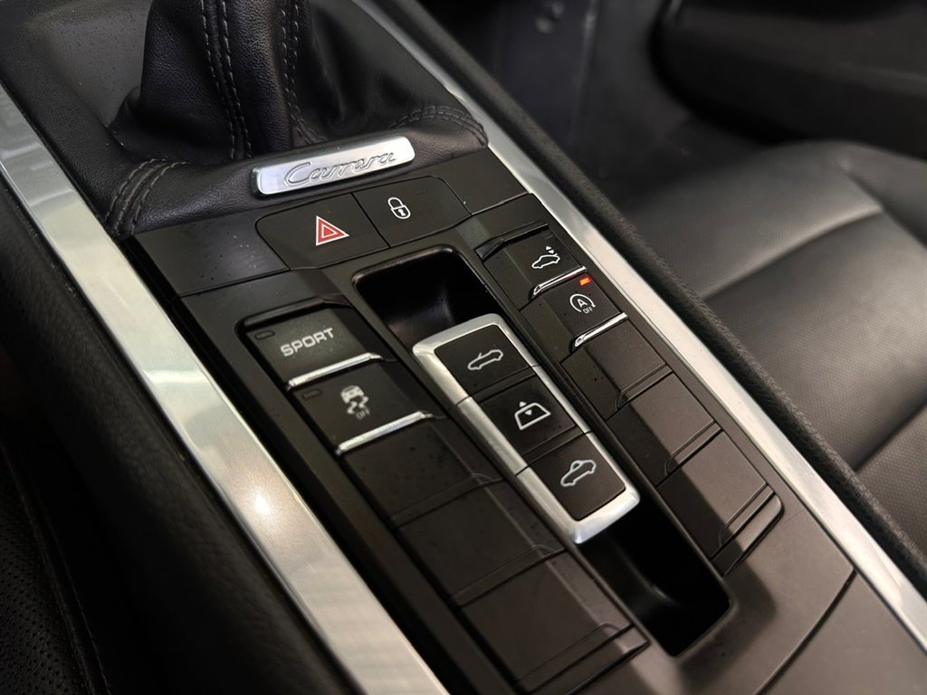 2014 Porsche 911 Carrera photo