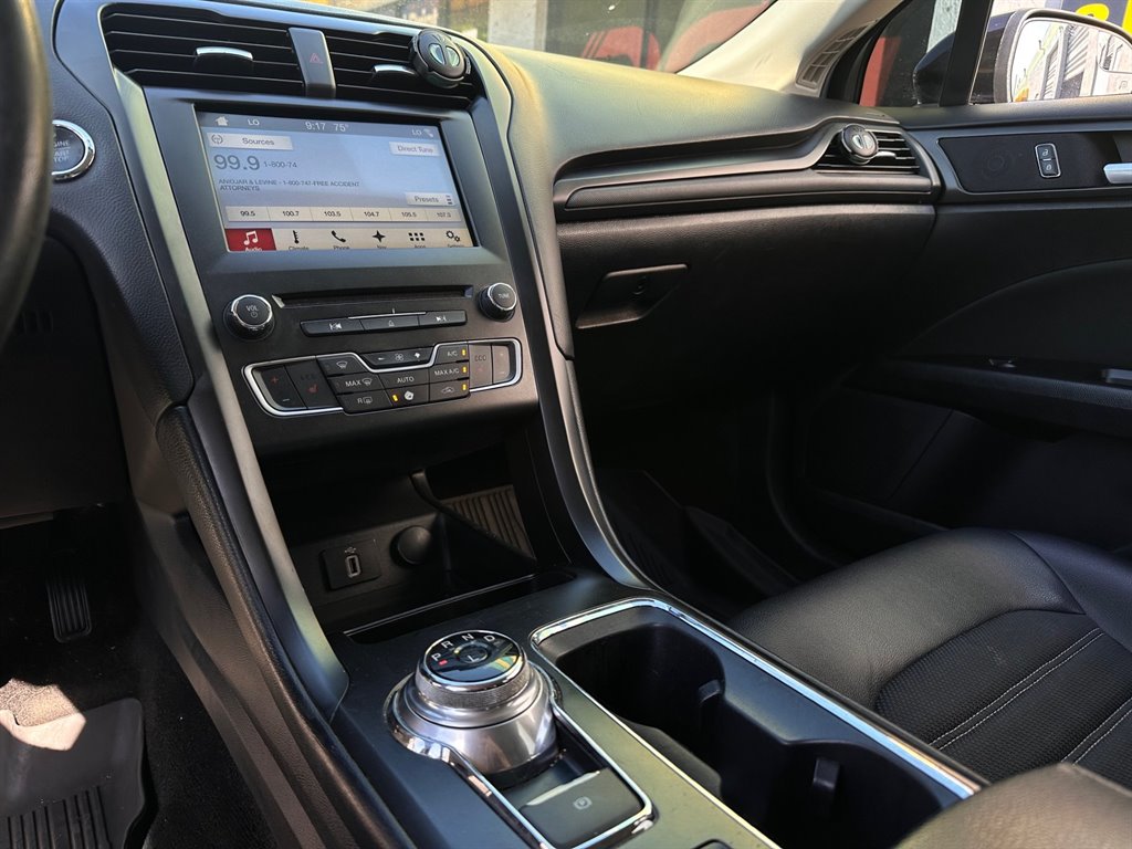 2018 Ford Fusion SE Hybrid photo