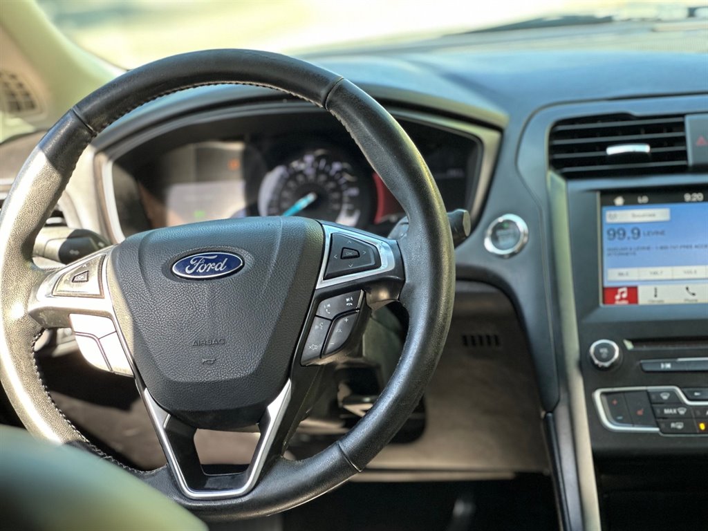 2018 Ford Fusion SE Hybrid photo