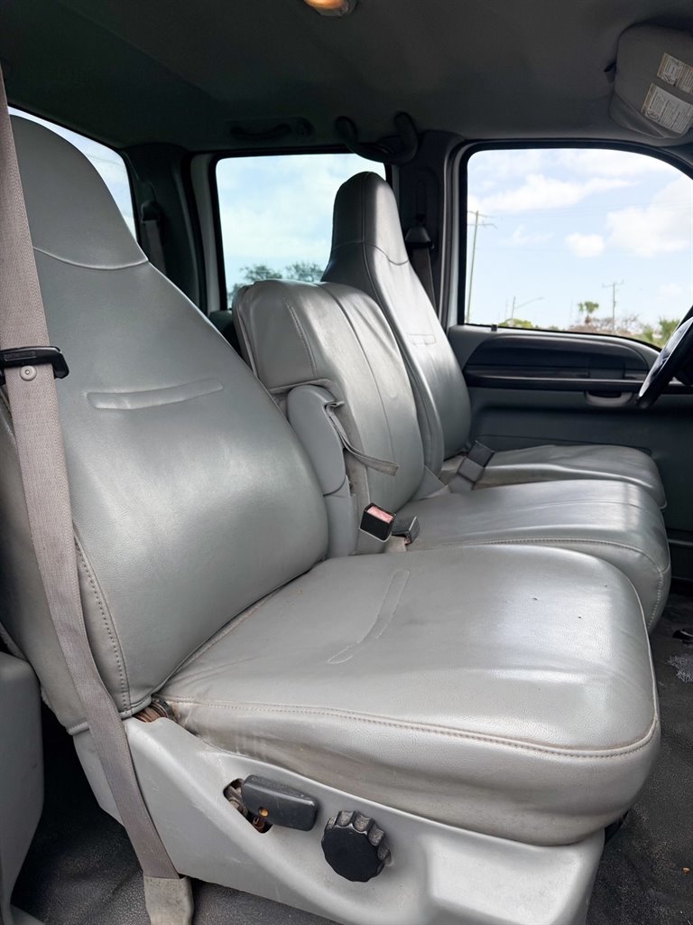 2006 Ford F-450 - $9,999