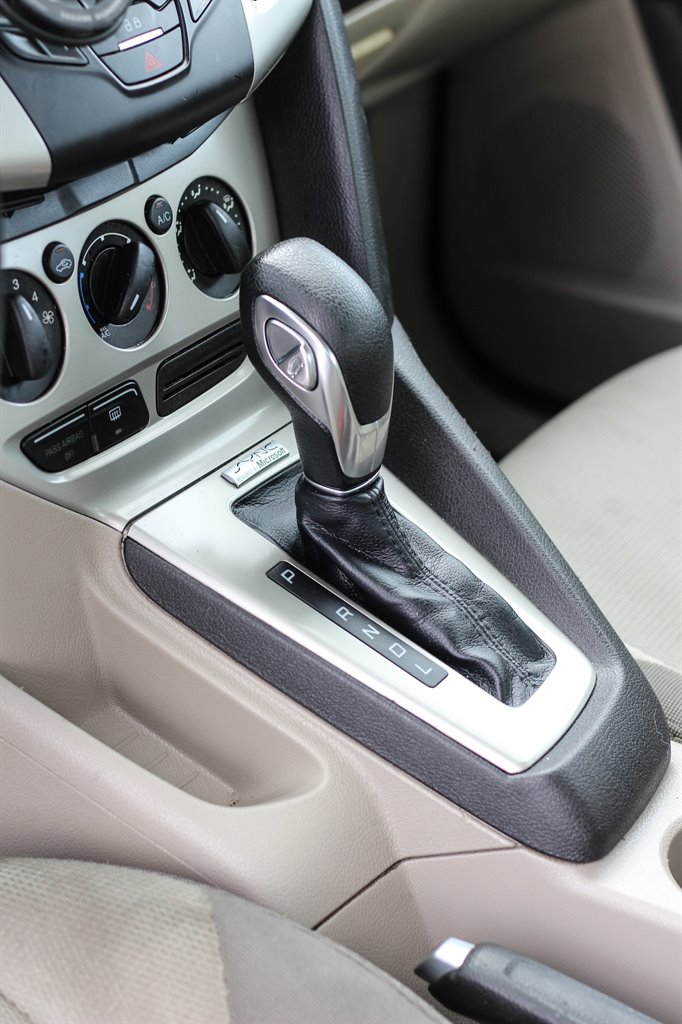 2014 Ford Focus - $6,400