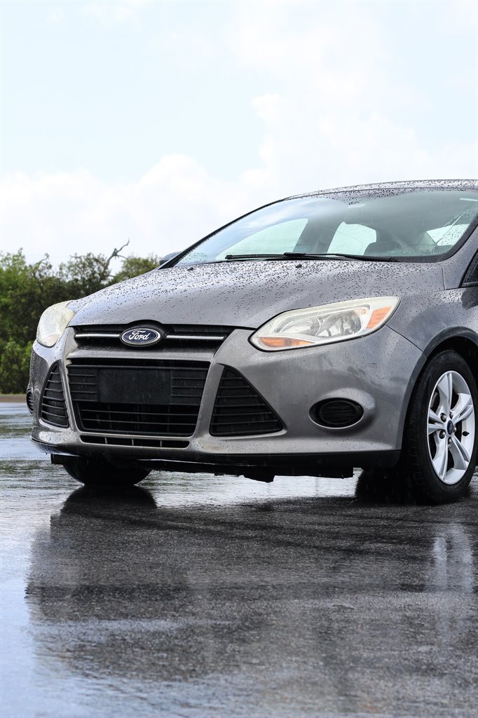 2014 Ford Focus - $6,400