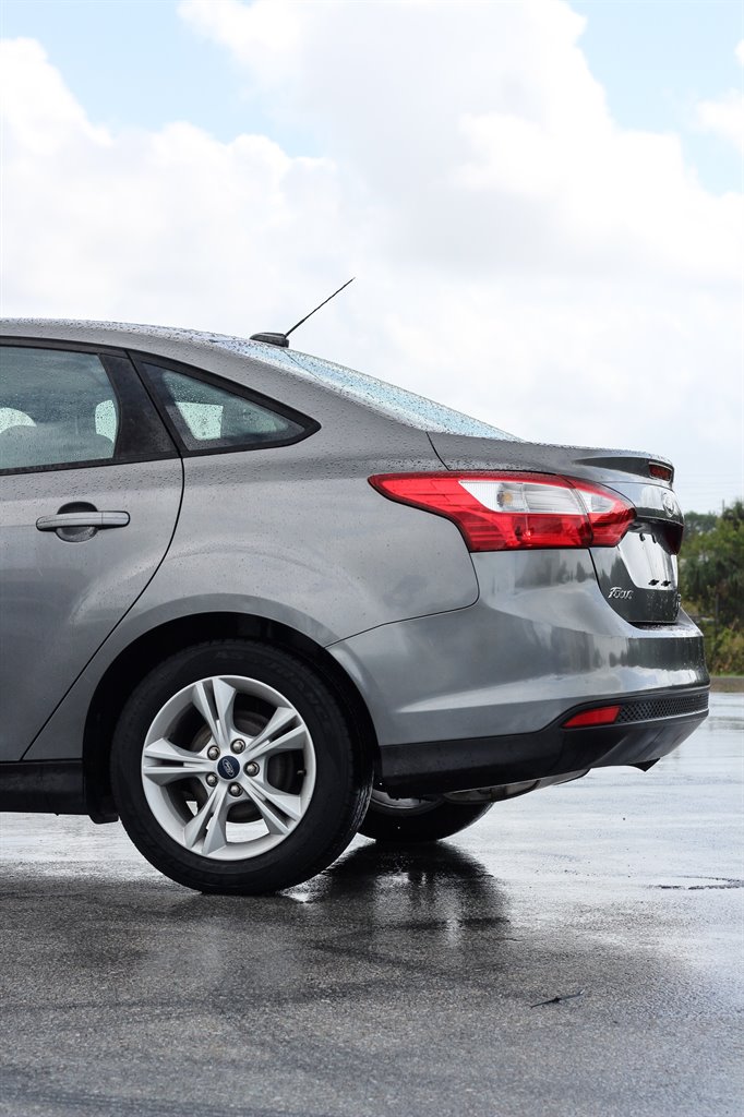 2014 Ford Focus - $6,400