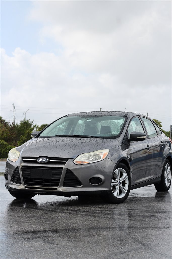 2014 Ford Focus - $6,400