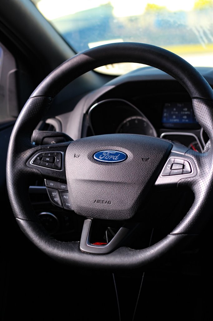 2016 Ford Focus - $10,999