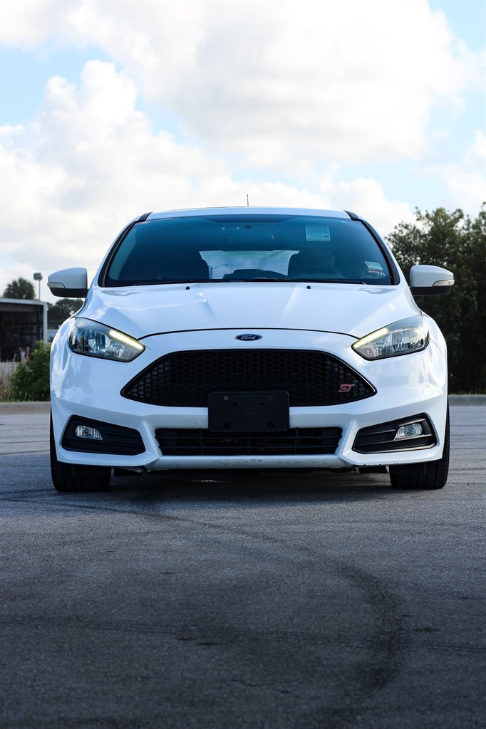2016 Ford Focus - $10,999