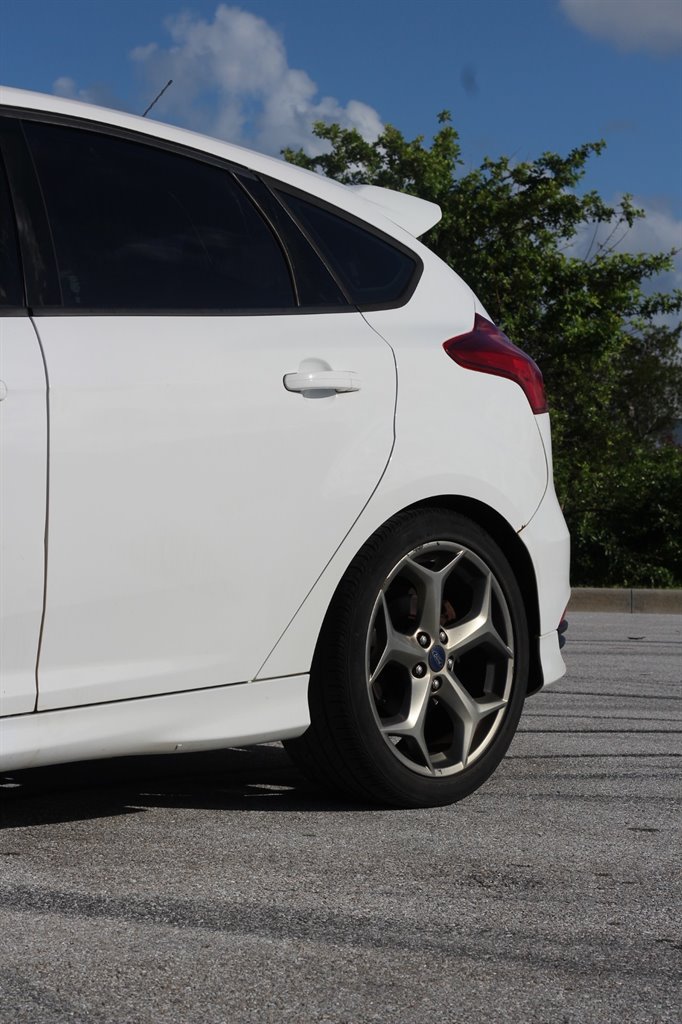 2016 Ford Focus - $10,999