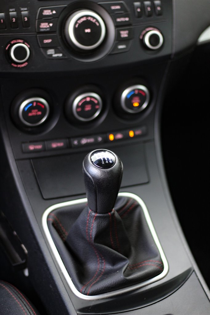 2013 MAZDA MAZDA3 - $13,999