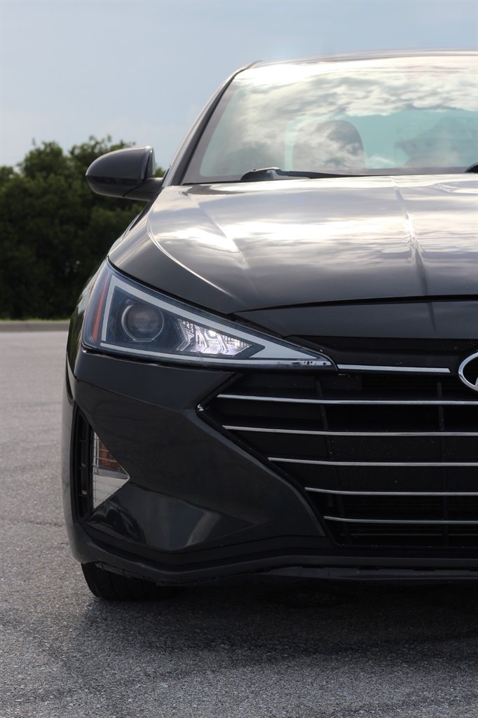 2020 Hyundai Elantra - $10,999