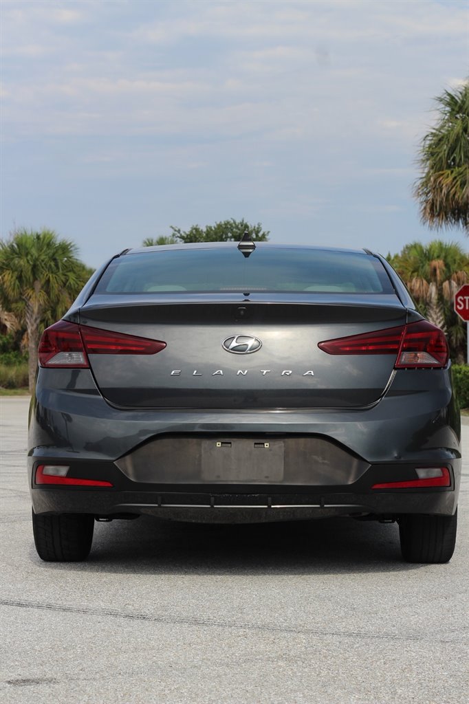 2020 Hyundai Elantra - $10,999