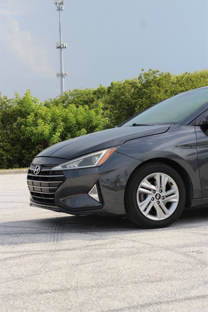 2020 Hyundai Elantra - $10,999
