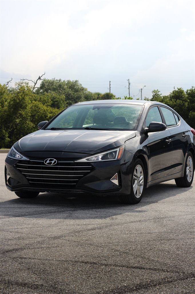 2020 Hyundai Elantra - $10,999