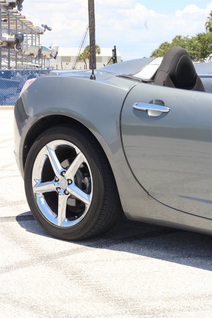 2007 Saturn SKY - $5,999