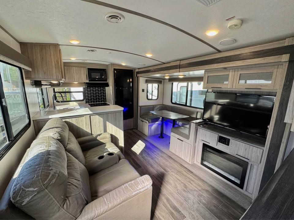 2021 Keystone Keystone - $25,600
