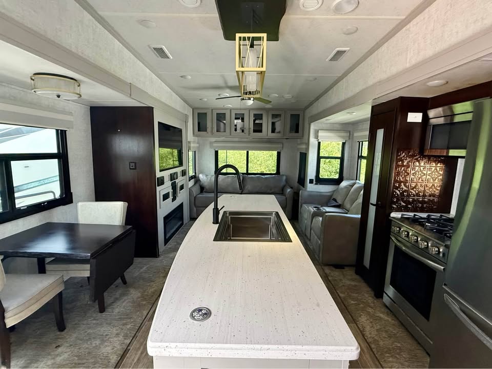 2021 Forest River Columbus - $27,999