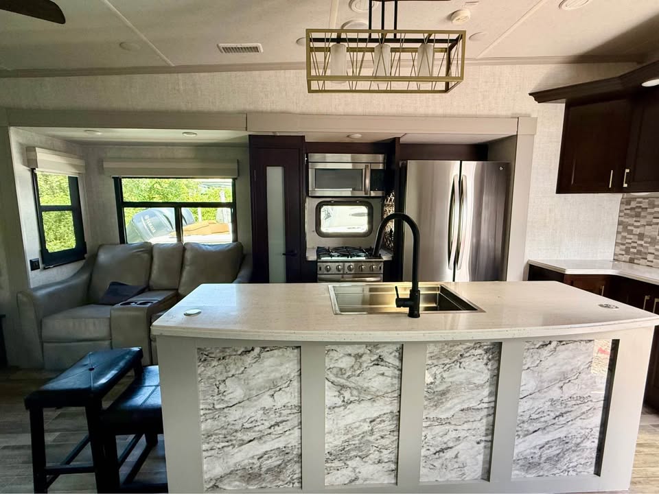 2021 Forest River Columbus - $27,999