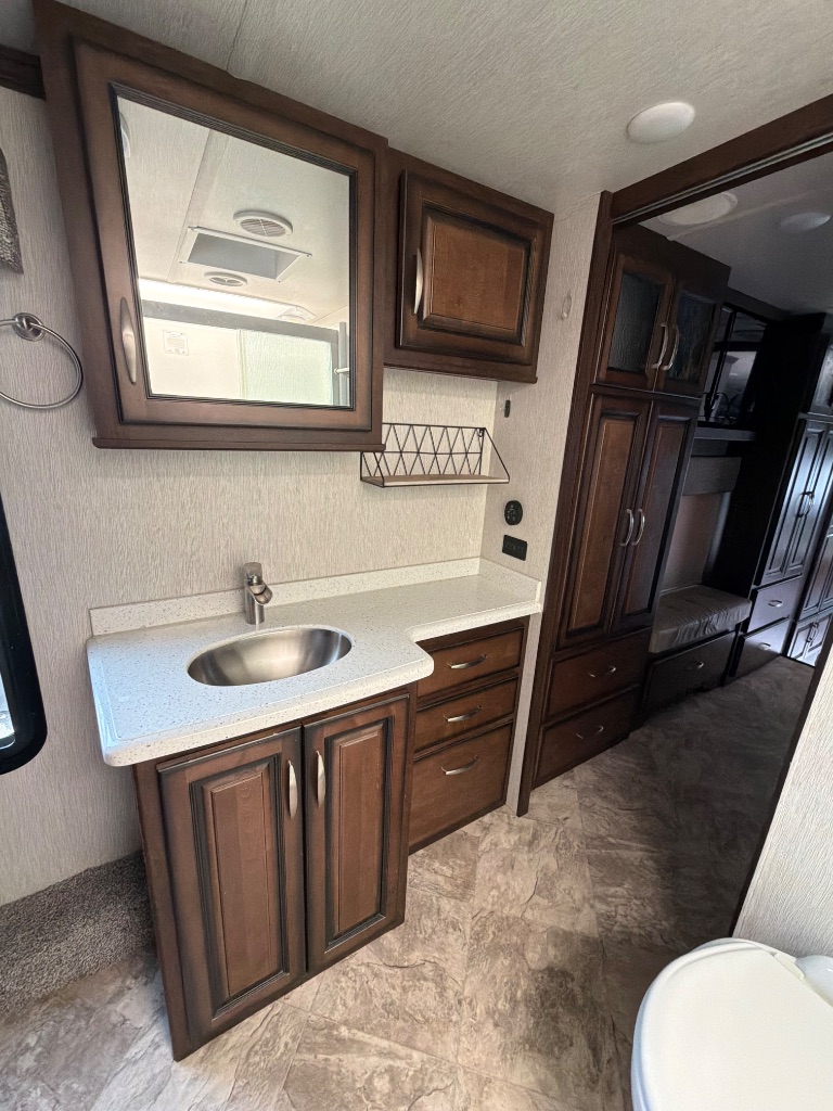 2020 HEARTLAND  LANDMARK 365  - $42,999