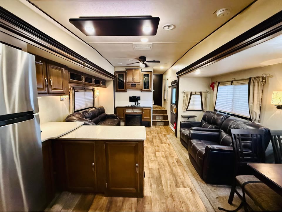 2017 Forest River Salem Laminated Towables - $14,000