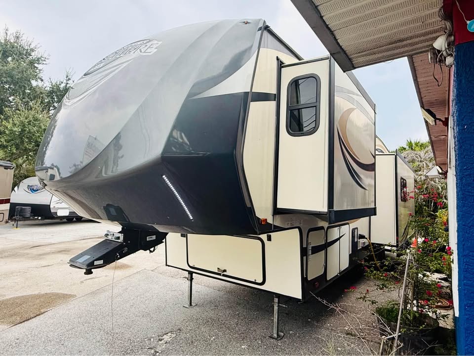 2017 Forest River Salem Laminated Towables - $14,000