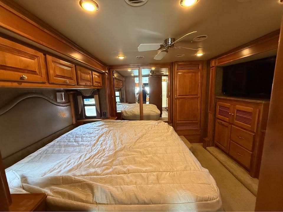 2015 Freightliner Xc-m Modular Rail Rear Engine Motor Home Chassis - $79,999