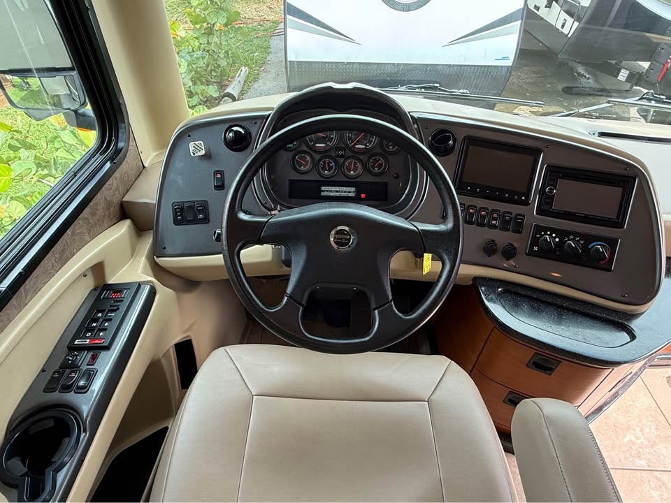 2015 Freightliner Xc-m Modular Rail Rear Engine Motor Home Chassis - $79,999