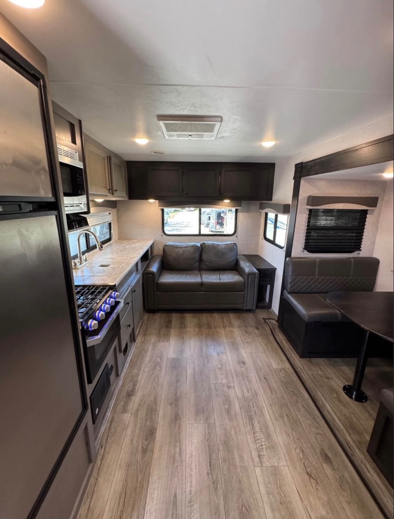 2021 SUPER LITE  242RL - $15,000