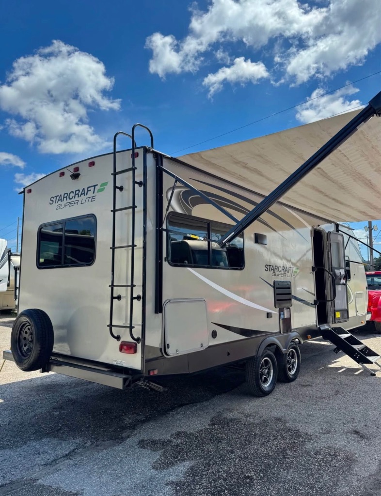 2021 SUPER LITE  242RL - $15,000