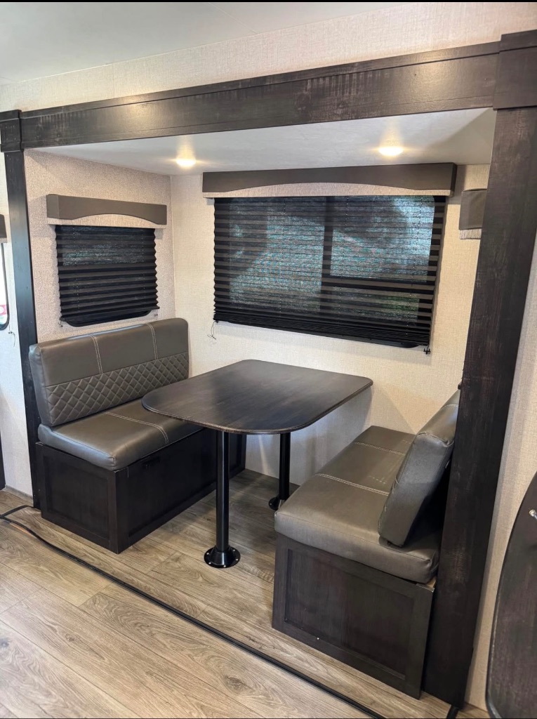 2021 SUPER LITE  242RL - $15,000